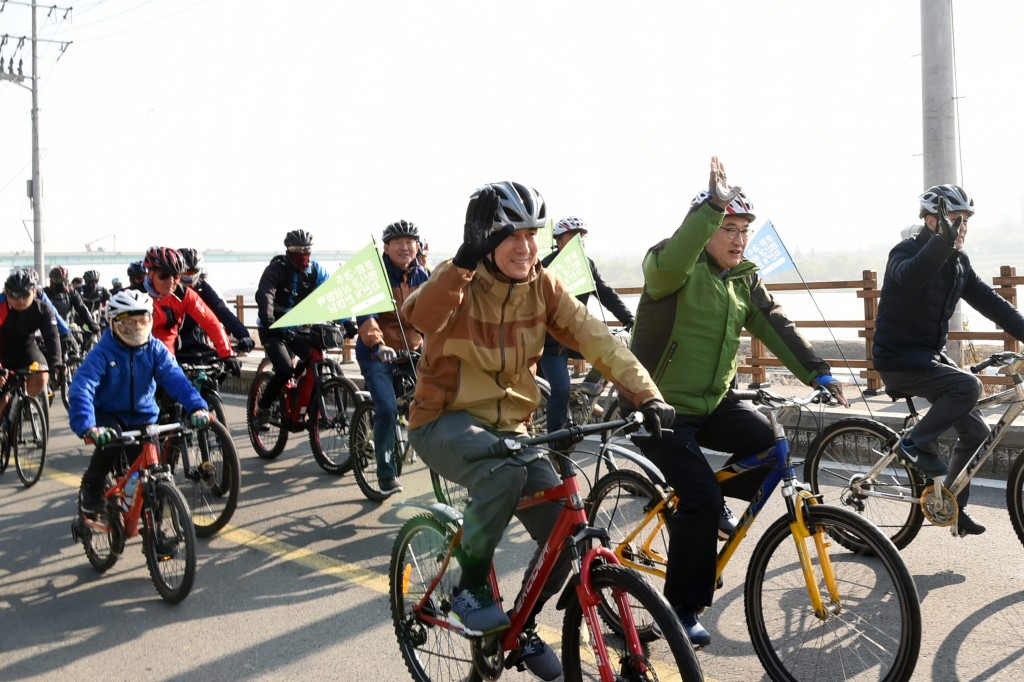 3. 경주-포항 형산강 상생협력 자전거 한마당 (3)