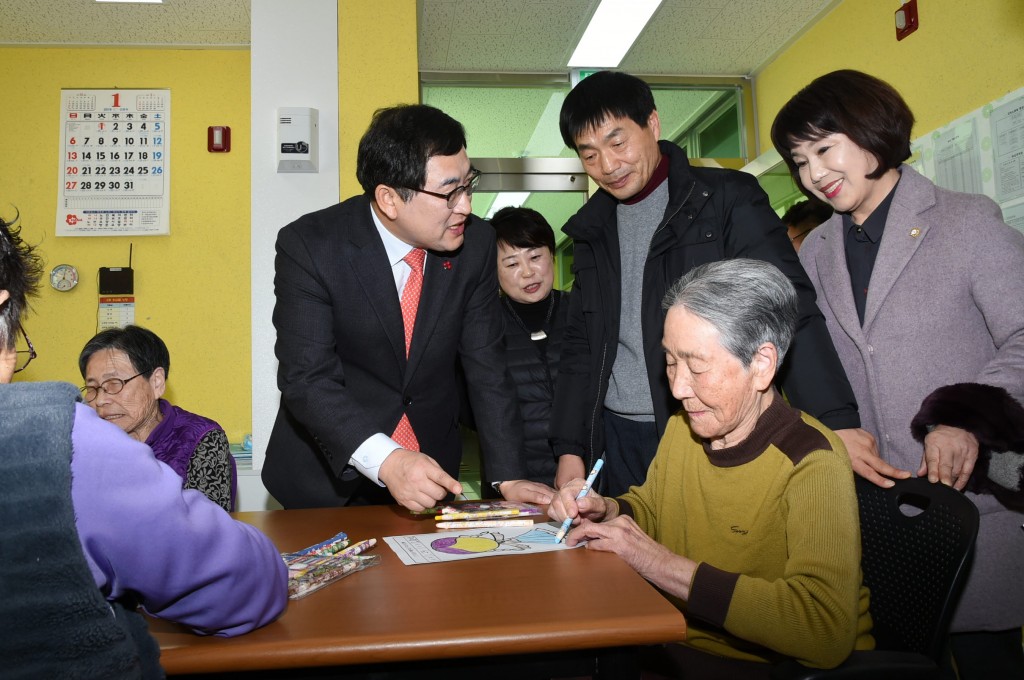 2. 경주시, 설 명절, 사회복지시설 위문 나서 (3)