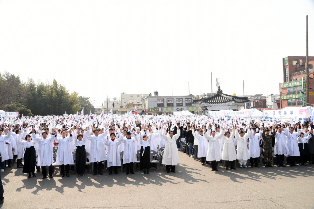 1. 경주시, '제100주년 3.1절 기념식 및 만세재현 시민 대행진' 개최 (2)