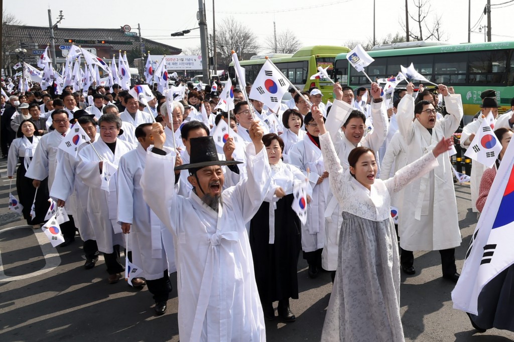 1. 경주시, '제100주년 3.1절 기념식 및 만세재현 시민 대행진' 개최 (3)