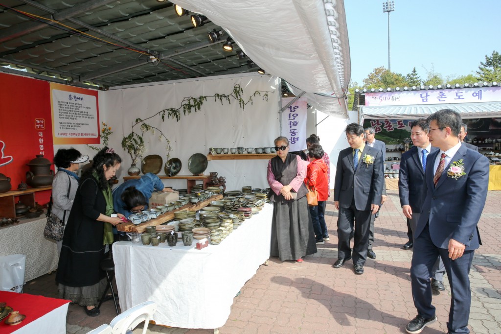 1. 제19회 경주도자기축제 열흘간의 막 올라 (2)