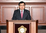 1-1.주낙영 경주시장이 28일 경주시의회 제2차 정례회서 시정연설을 하고 있다. (1)