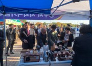 1. 2019 경주시 일자리한마당 행사서  ‘사회적기업 제품 홍보 및 판매’ (1)