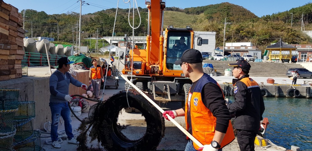10. 경주시 재난안전네트워크, 해안·수중정화 활동 올해 6회 실시  (1)