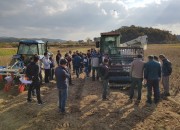 2. 경주시, 논 콩 기계화를 위한 파종·수확 시연회 개최