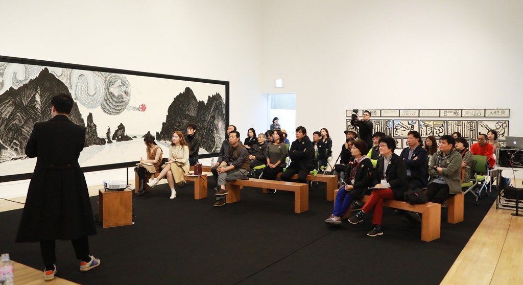 5~6일 경주엑스포 솔거미술관에서 열린 인문학특강에 참가한 관람객들