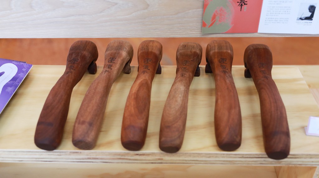 경주엑스포공원 천마의 궁전 내 기념품 판매소에 전시중인 운기봉 실물사진