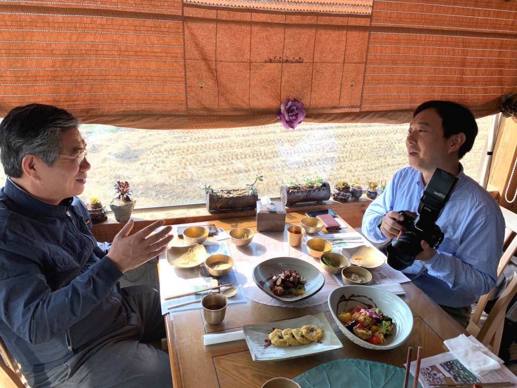 김성조 사장이 한식의 우수성을 설명하고 있다