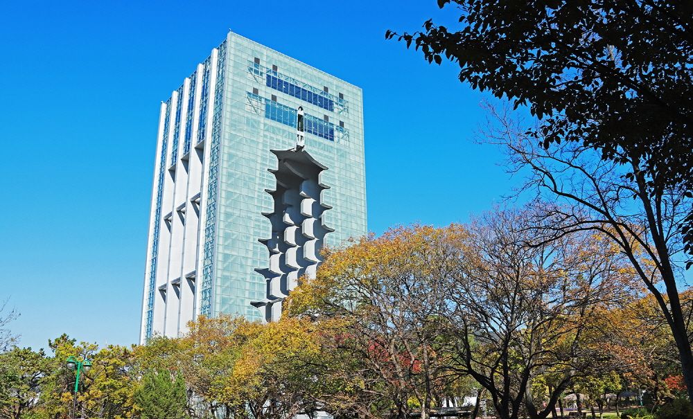 '신라천년, 미래천년'전시가 열리고 있는 경주의 랜드마크 경주타워