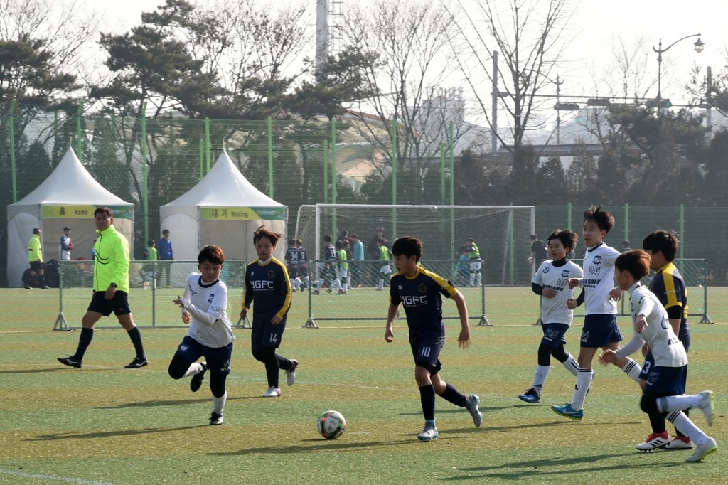 1. 지난해 동계클럽 유소년 축구 대제전 장면 (2)