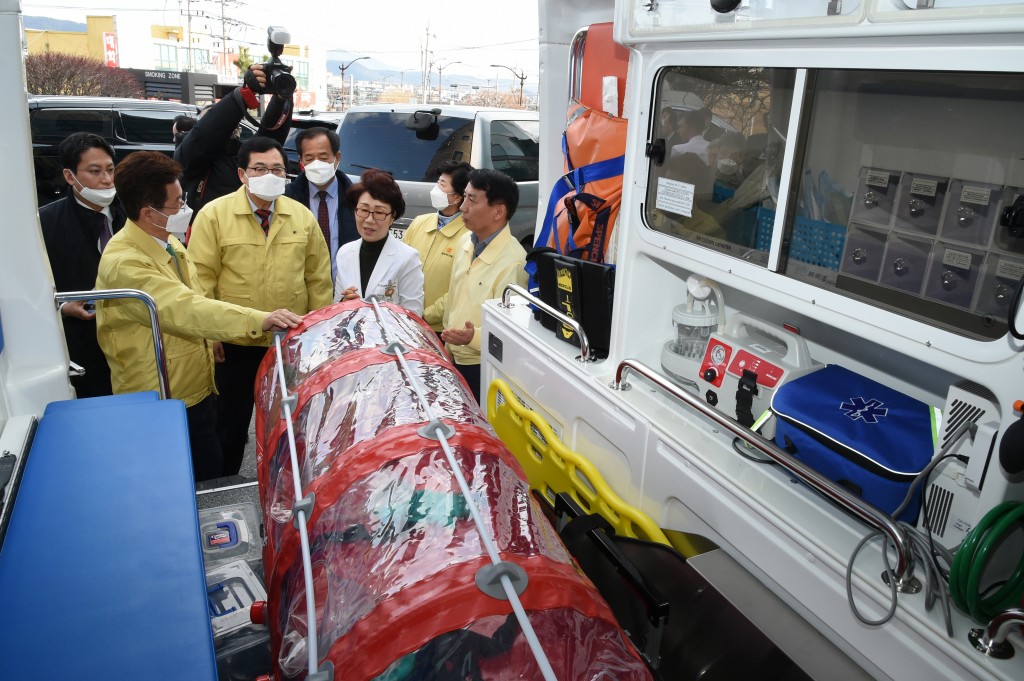 주낙영 경주시장, 코로나 19 대응 현장 국가지정 격리병상 방문 (1) (1)