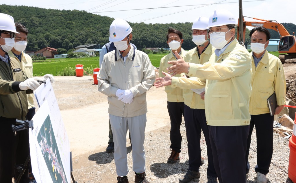 1. 주낙영 경주시장, 장마철 대비 긴급 현장 점검 실시 (1)