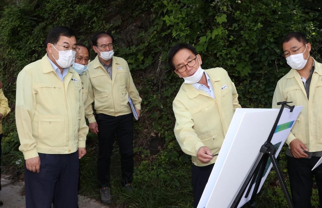 1. 주낙영 경주시장, 장마철 대비 긴급 현장 점검 실시 (3)