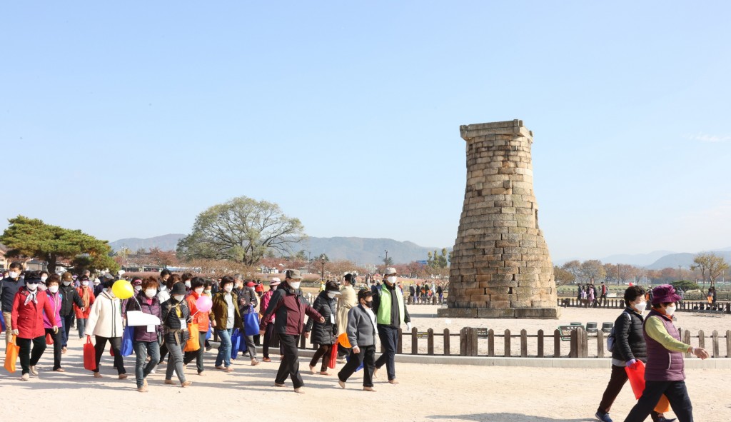 2. 코로나 극복 천년도읍 ‘맨발’건강걷기 대회 개최 (2)