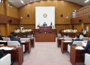 20201130_(035)_제256회 경주시의회 제2차 정례회 제1차 본회의_AD2J6377