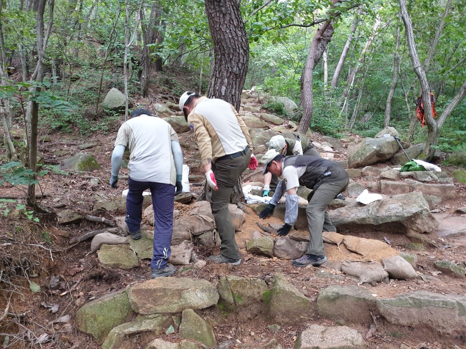 관련사진_1(생명토 나르기)