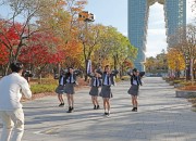 지난 5일 DIA TV는 경주엑스포공원과 경주타워를 배경으로 유튜버 '카가와 유'의 댄스 영상을 촬영했다.