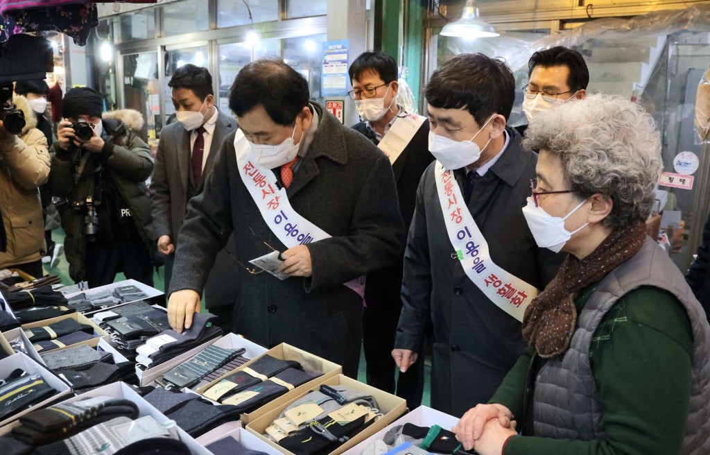 주낙영 경주시장, 설 앞두고 전통시장 방문 (3)