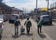 3. 경주시, 새봄맞이 대대적 환경정비로 도시 분위기 쇄신 나선다(사진은 지난 5일 황남동 새마을단체에서 환경정비를 하는 모습)