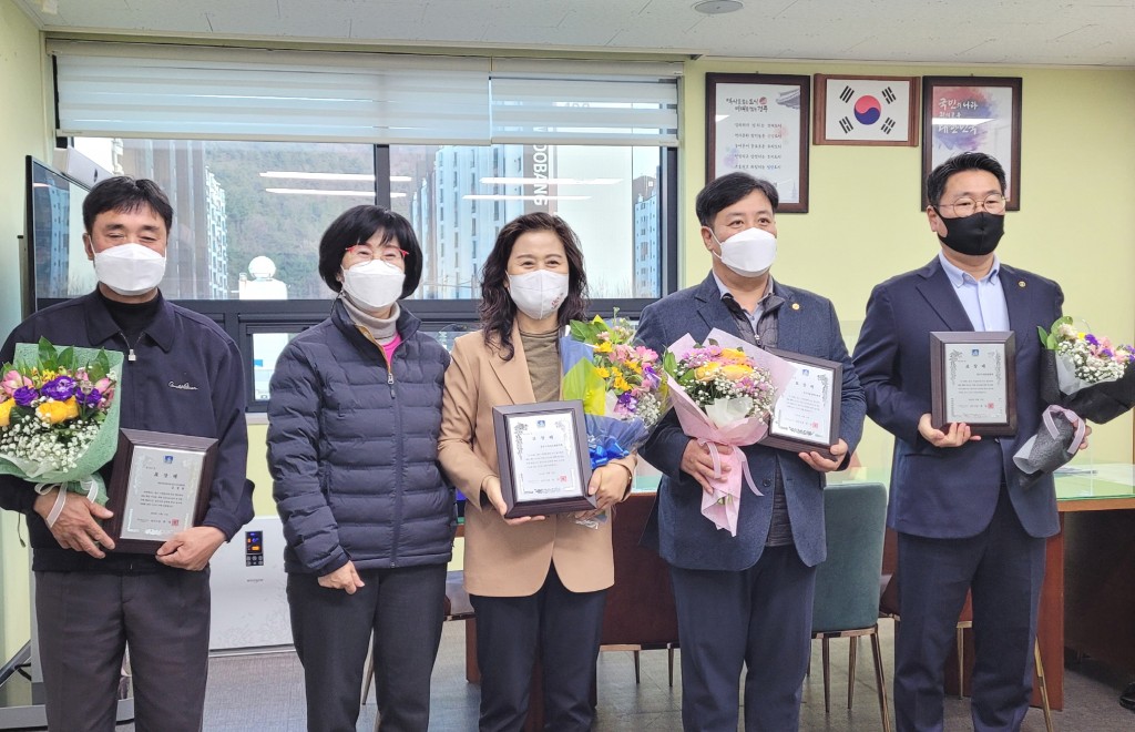 8. 경주시, 코로나19 예방접종 및 방역 봉사 유공자에 표창 수여