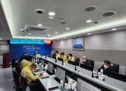 김호진 경주부시장은 2022.11.13일 경주시재난상황실에서 단풍철을 맞아 교통 인파 등 안전예방 대책회의를 주재했다.