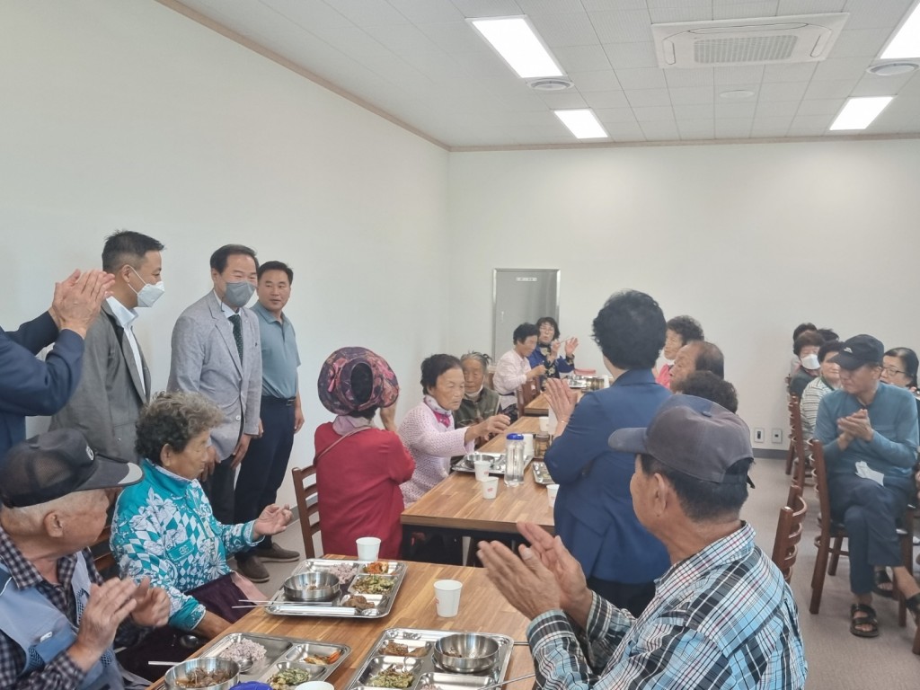 [사진] 원자력환경공단, 양남면발전협의회와 노인무료급식소 방문 사진