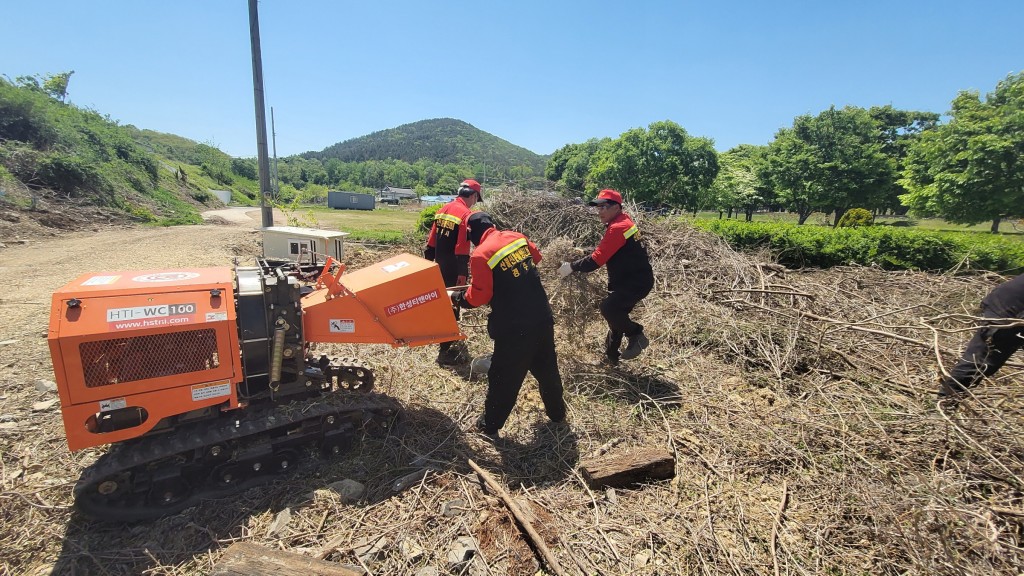 4. 농부산물 파쇄단으로 산불 원천 차단에 나서